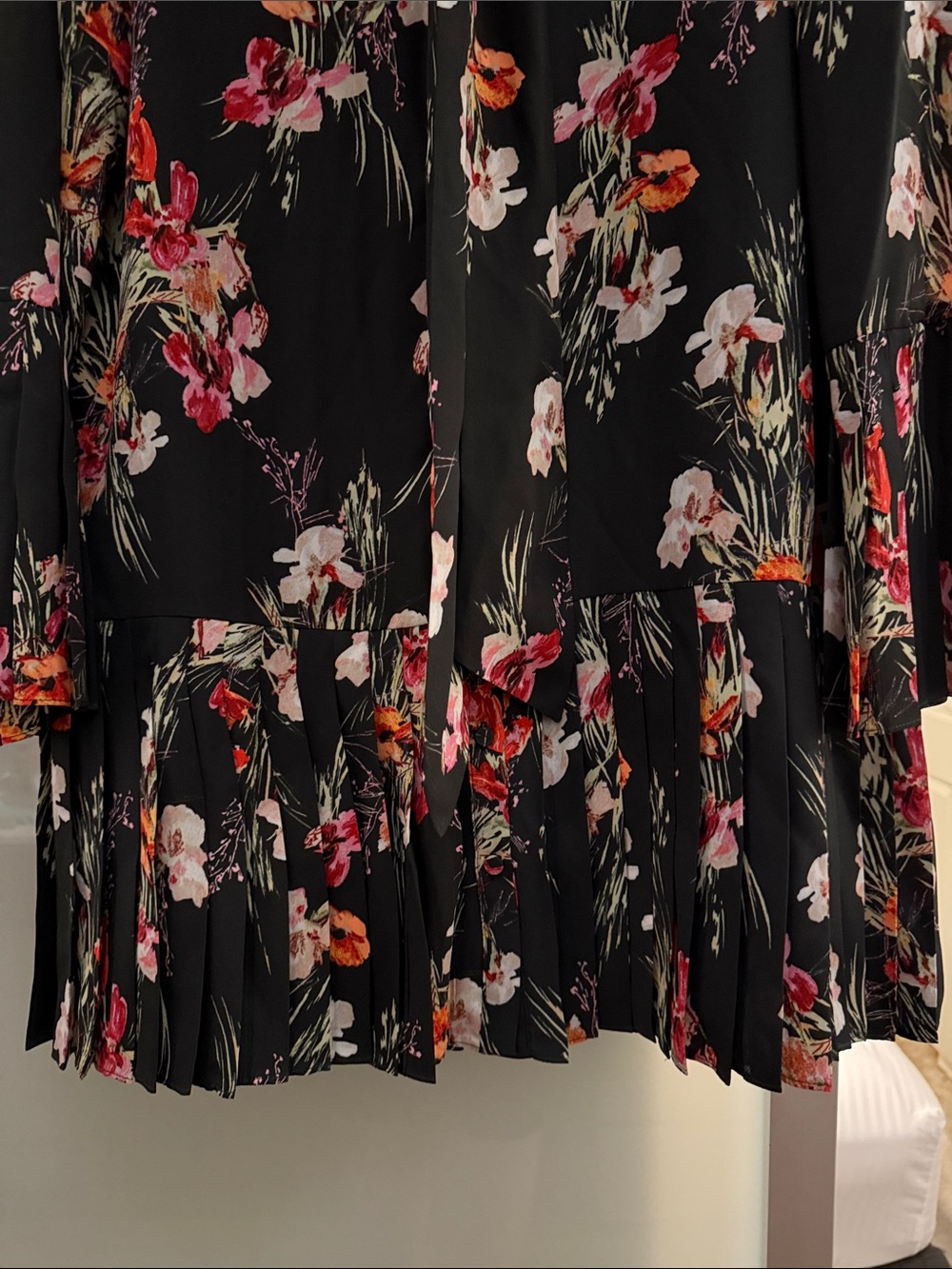 cinq a sept Black Floral Long-Sleeve Pleated Hem Dress - Picture 8 of 9